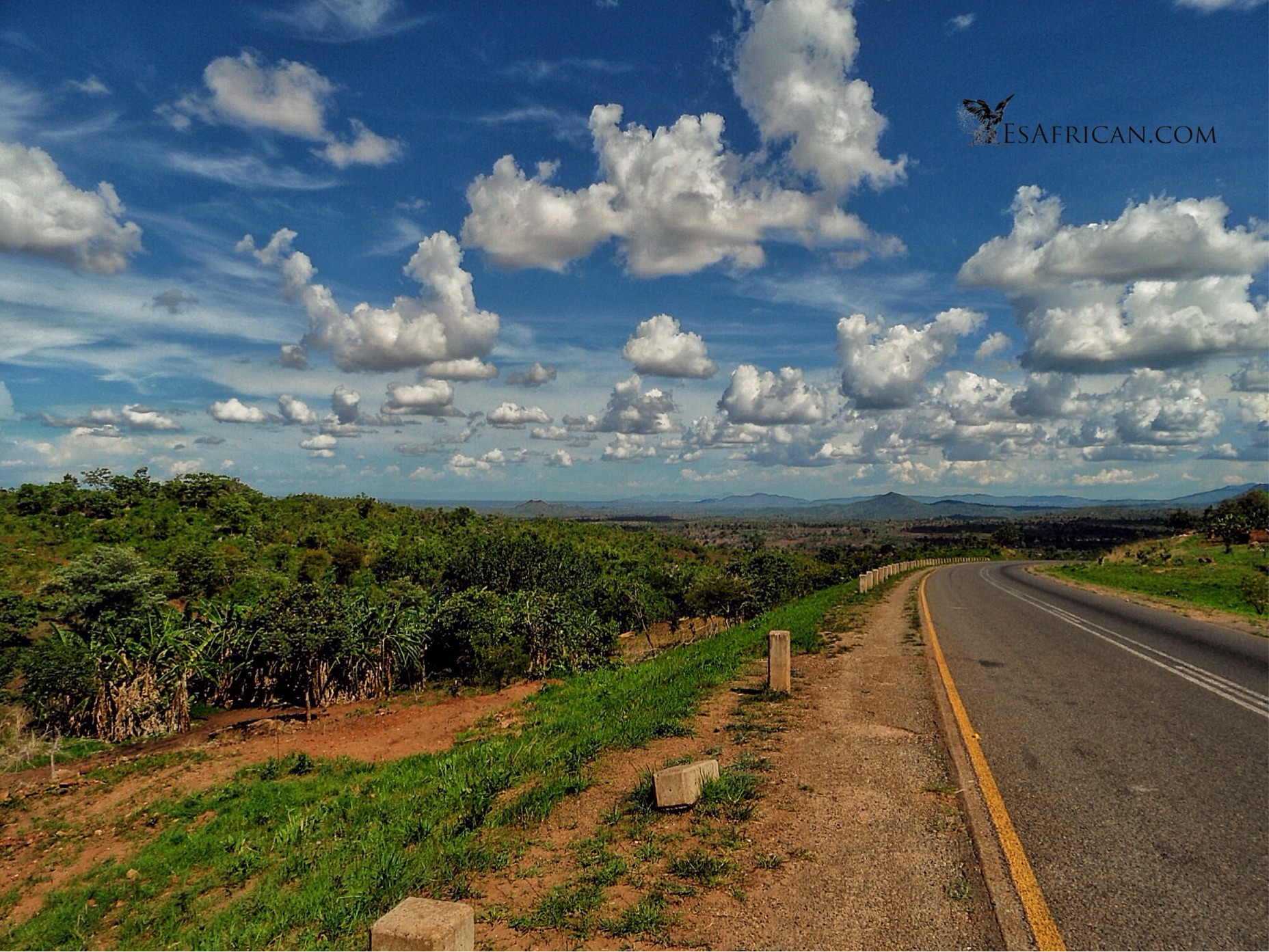 This is the road our friend in this blog post needed to negotiate on his way from Senga Bay to Lilongwe International Airport